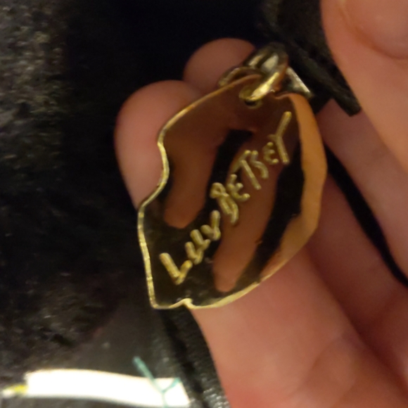 Betsey Johnson Pink & Black Rose Pattern Pop Punk Y2K Purse Black Fuzzy Pom Pom - Picture 10 of 17